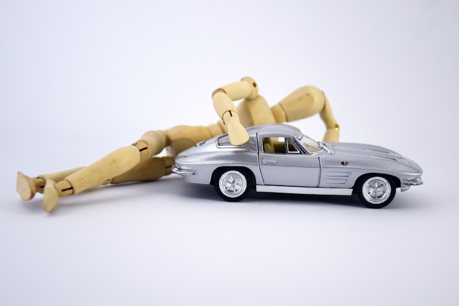 Photo "How to bundle home and auto insurance for maximum savings"